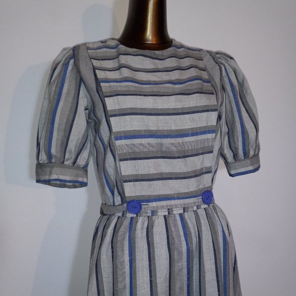 short-sleeve pinafore crew-neck dress, vintage late 1970s-1980s, made in Canada - Picture 3 of 16